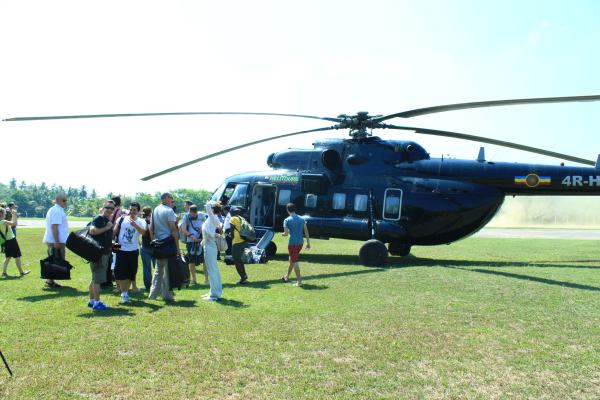 connConnaissance de Ceylan with
Helitours